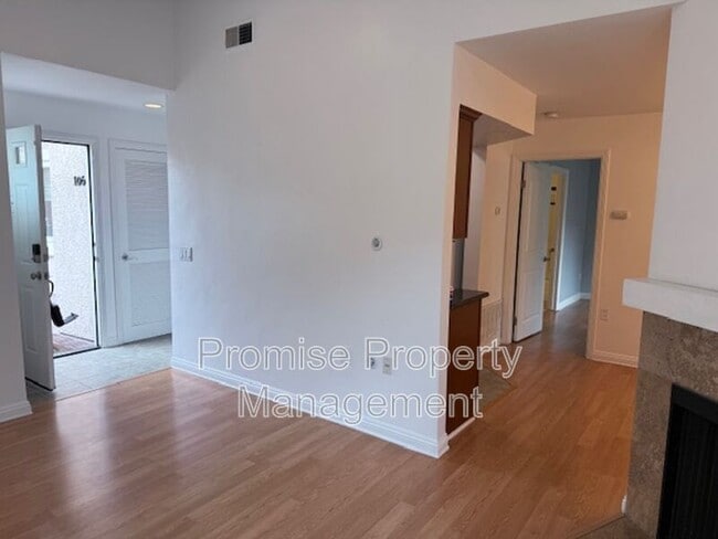 Building Photo - 106 Sea Cliff Way