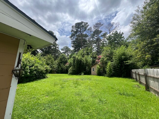 Building Photo - Spacious 3 Bed 2 Bath Home in Jackson Miss...