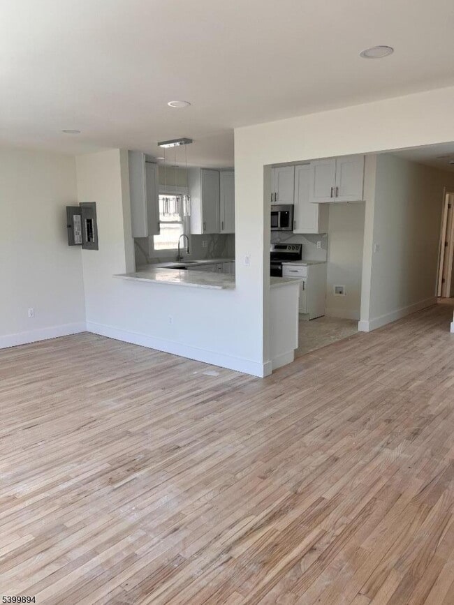 Building Photo - 72 69th St