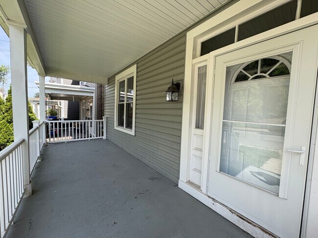 Foto del edificio - HUGE 5 Bedroom/3.5 Bath House in Avalon!