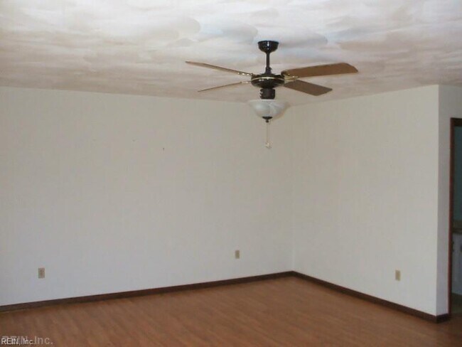 Building Photo - 844 Shillelagh Rd