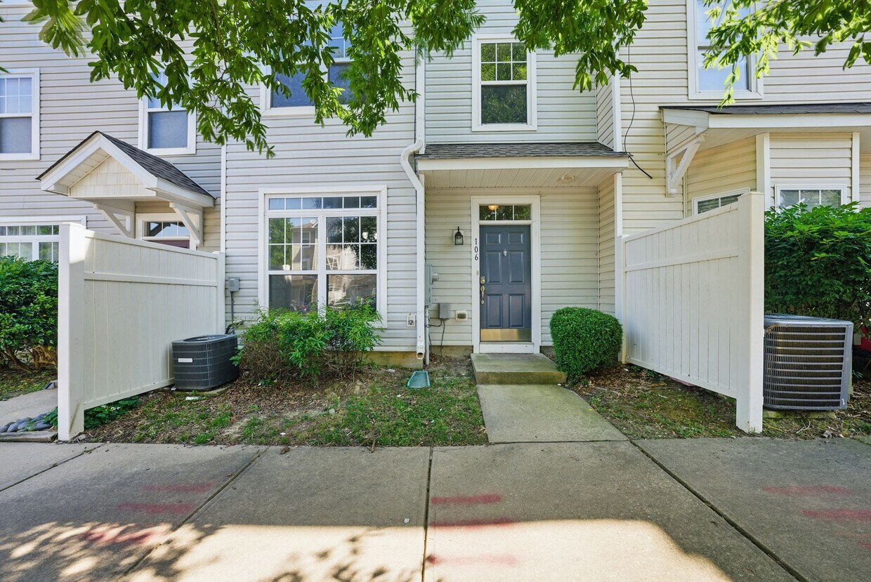 Foto principal - 8621 Neuse Club Ln