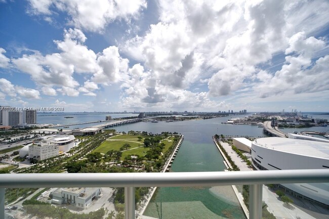 Building Photo - 888 Biscayne Blvd