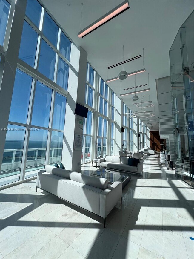 Building Photo - 1643 Brickell Ave