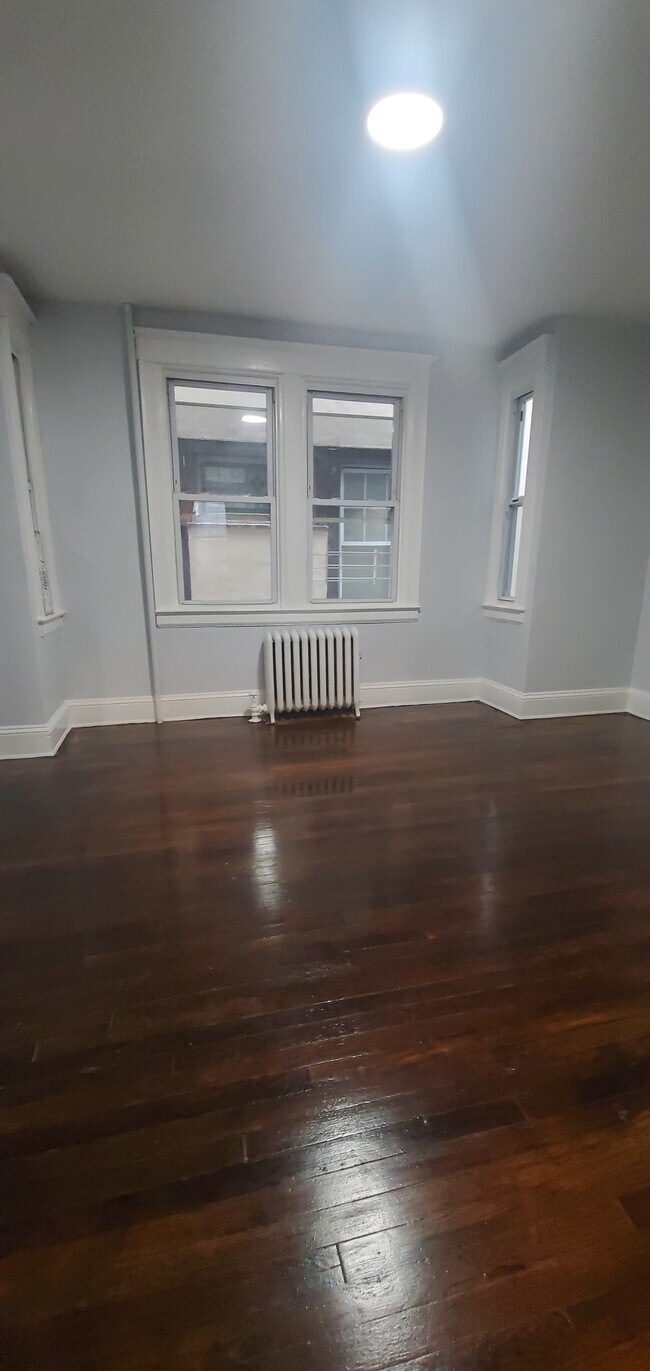 Building Photo - 297 Westervelt Ave