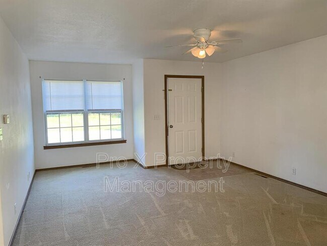 Foto del edificio - 2708 S Meadow Ln
