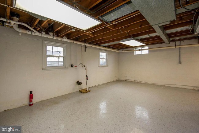 Building Photo - 425 Royal St