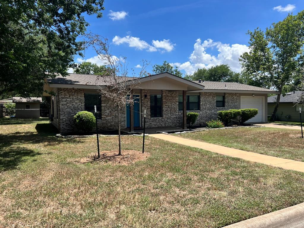 Foto principal - 404 Ranch Rd