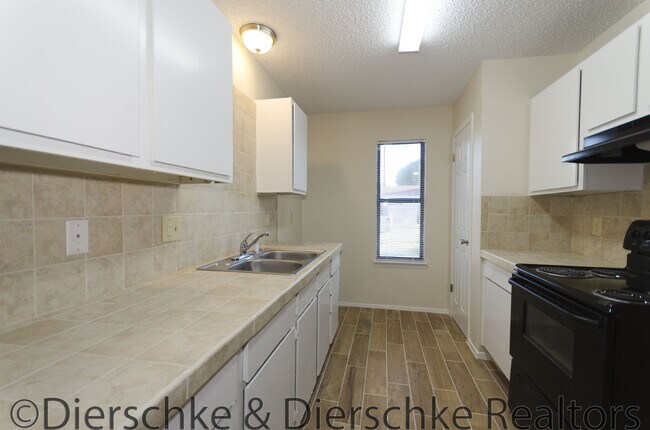 Foto del edificio - Updated 3 bedroom home near GAFB COMING SOON!