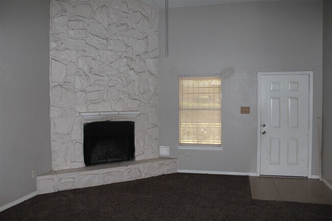 Foto del edificio - 5810 Twisted Pine Ct