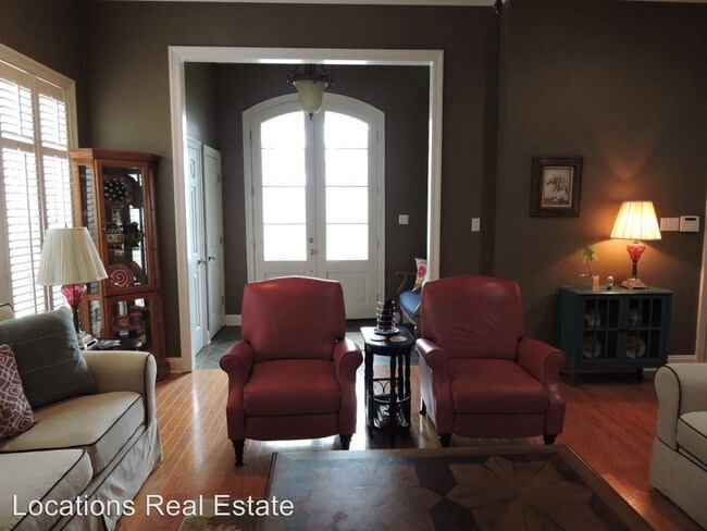 Foto del edificio - 10760 Woodland Oaks Dr