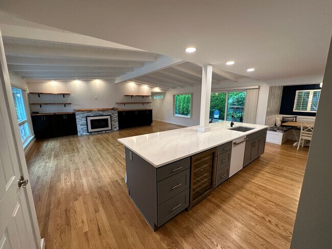 Building Photo - Completely Remodeled 4-Bedroom Shoreline Home