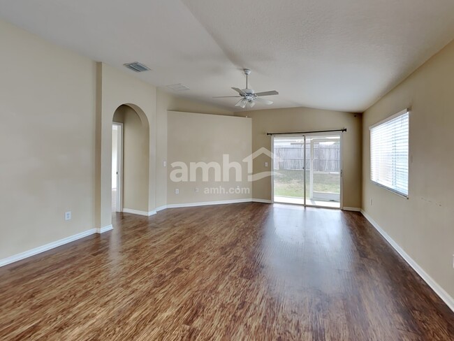 Foto del edificio - 505 Lindsay Anne Ct
