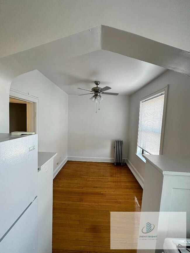 Foto del edificio - 4055 N Elston Ave