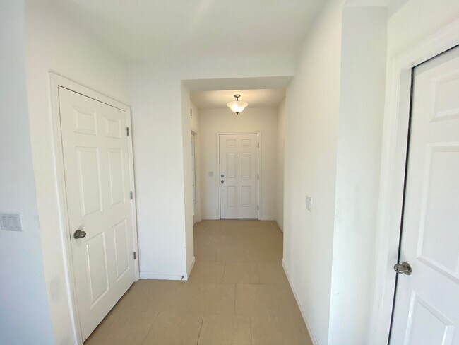Building Photo - 746 Benjamin Trail