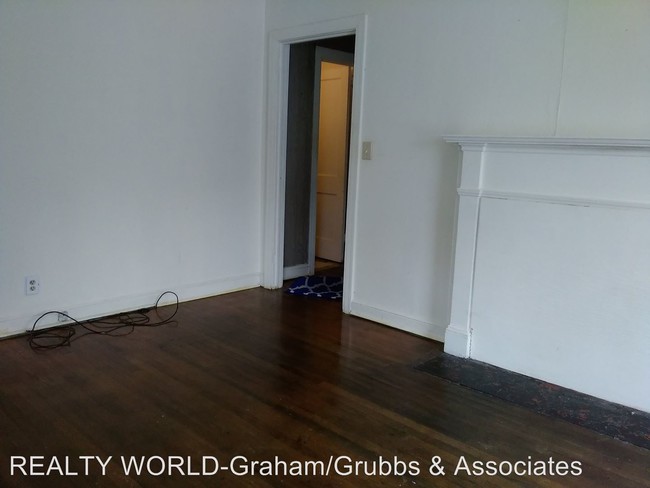 Building Photo - 3 br, 1 bath House - 925 Biggs Street