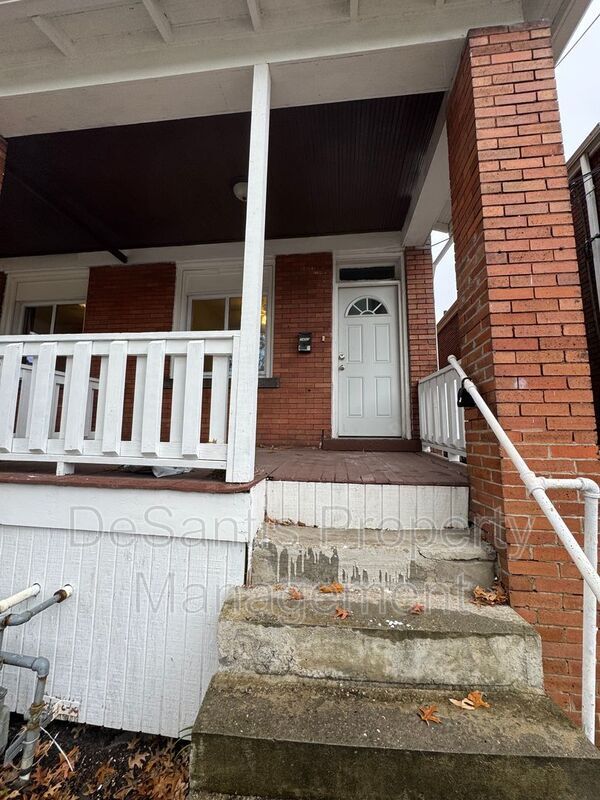 Building Photo - 2450 Starkamp St