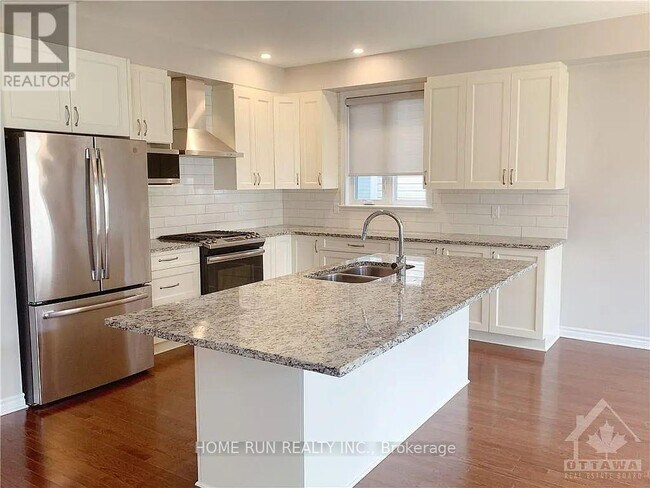 Building Photo - 319 Brambling Way