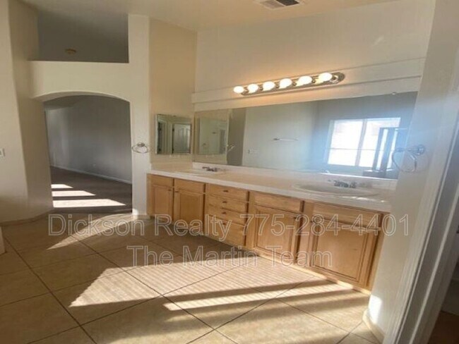 Foto del edificio - 113 River Front Dr