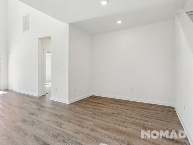 Foto del edificio - 272 Geminiflora Bend