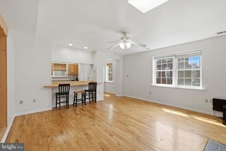 Building Photo - 1347 S 6th St
