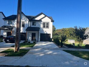 Building Photo - 1221 Lockewood Dr