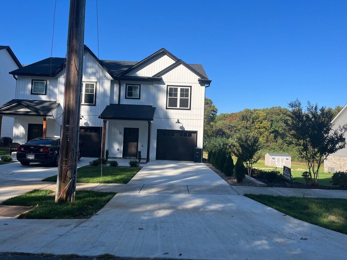 Primary Photo - 1221 Lockewood Drive Duplexes