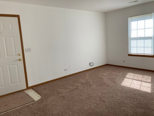 Building Photo - 1631 W Chrysler Dr