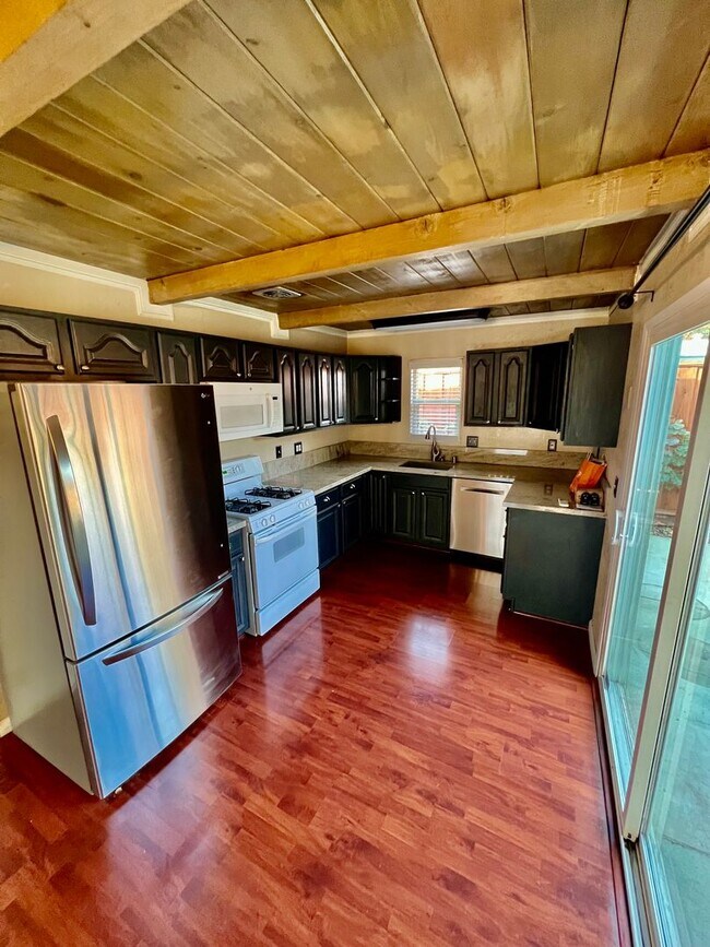 Foto del edificio - Beautiful Single-Family Home Near Downtown...