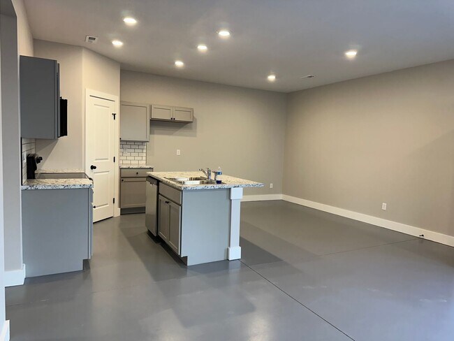 Foto del edificio - 804 N Custer St
