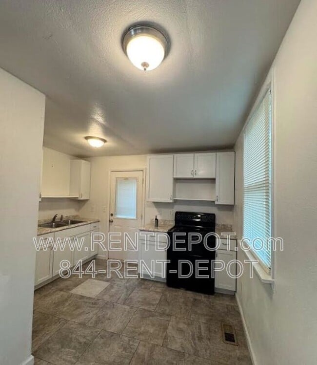 Foto del edificio - 1621 Rheinhardt Ave