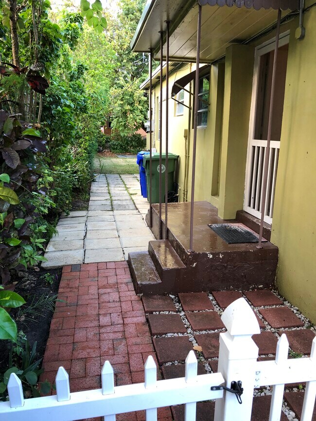 Access to Backyard - 3729 SW 27th Ln