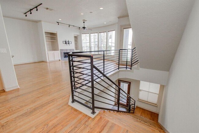 Foto del edificio - 5805 Rose St