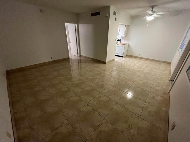 Foto del edificio - 3220 NE 10th St
