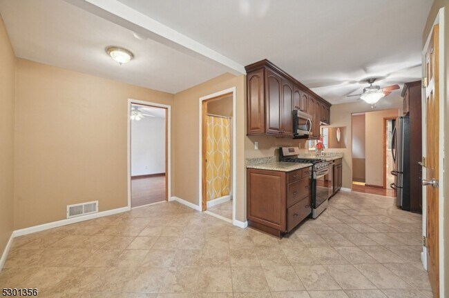 Foto del edificio - 129 Camp Trail