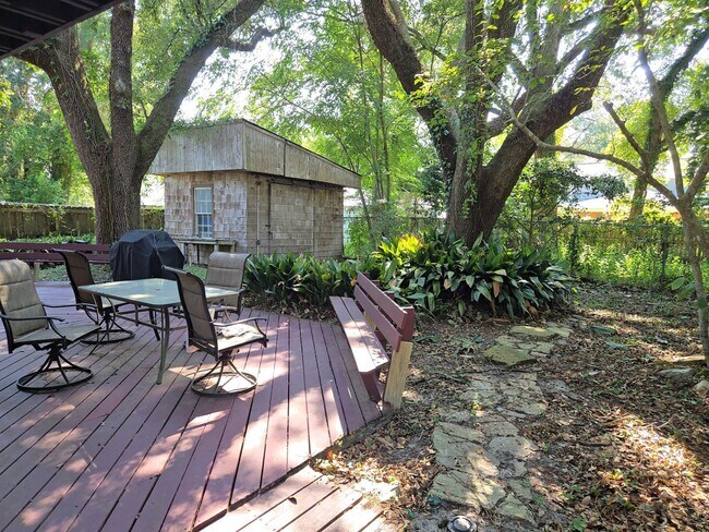 Building Photo - 4 bedroom Home 3 blocks from Gulf of America