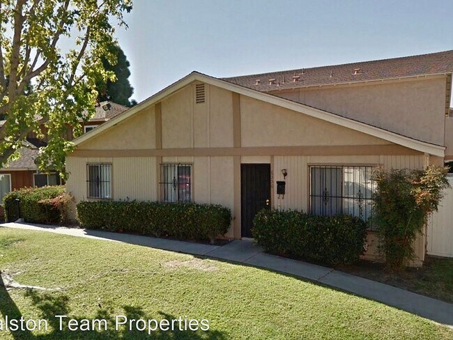 Building Photo - 6550 Pinecone Ln