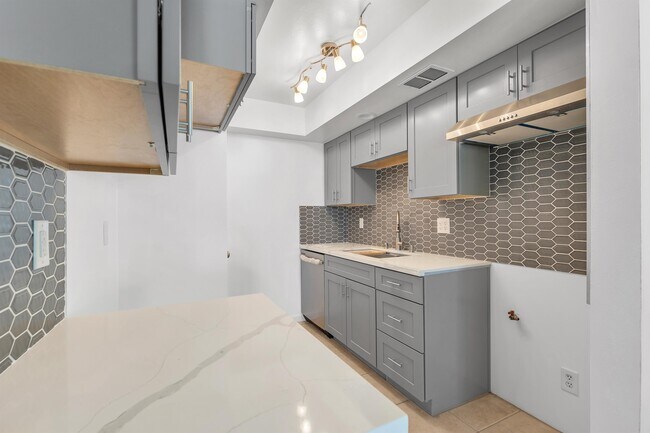 Building Photo - 14141 Polk St