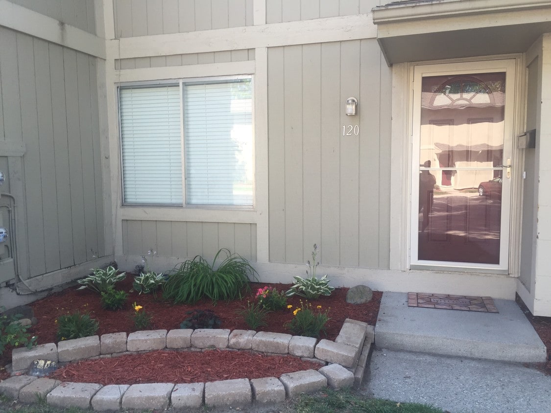 616 Rickett Rd, Brighton, MI 48116 Condo for Rent in Brighton, MI
