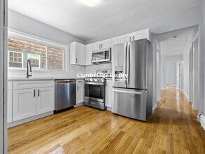 Building Photo - 17 Tesla Ave