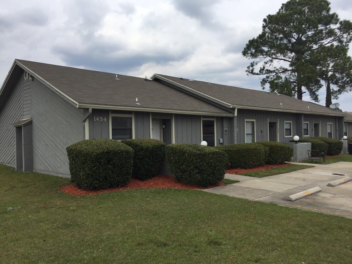 Foto principal - 1454 Gifford Ave