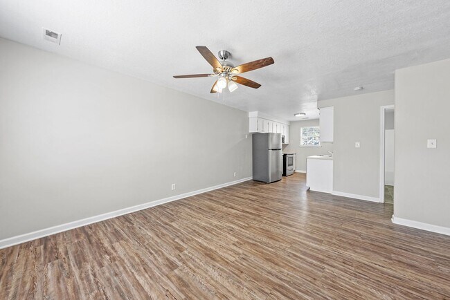 Building Photo - Lexington Drive -209