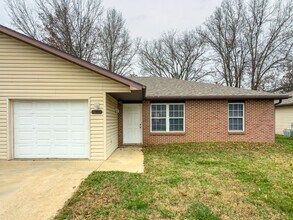 Building Photo - 2563-2563 E Morris Dr