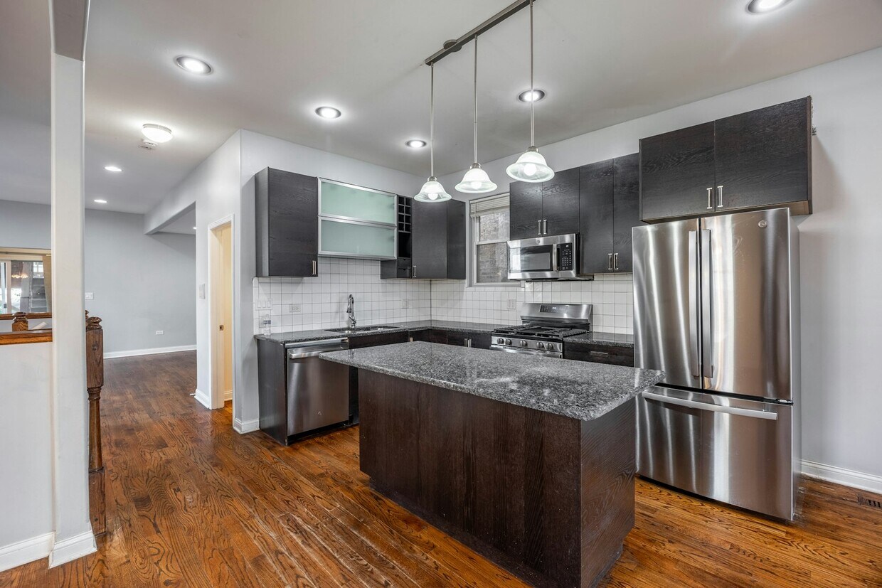 Foto principal - 3444 W Schubert Ave
