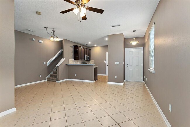 Foto del edificio - Beautiful Townhouse on preserve in highly ...