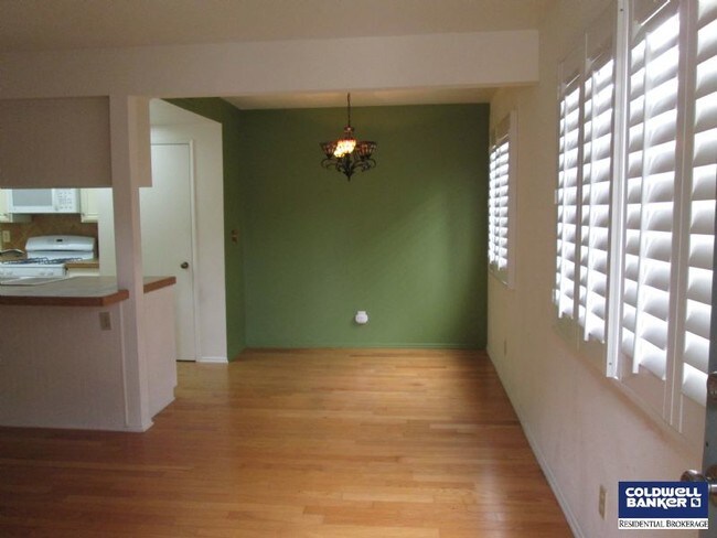 Building Photo - 2 Story Condo - Marina Village
