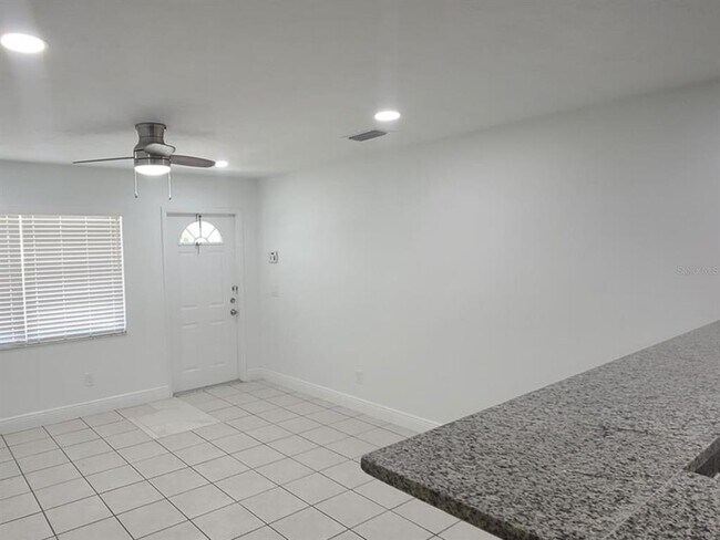 Building Photo - 1108 59th Ave Dr W