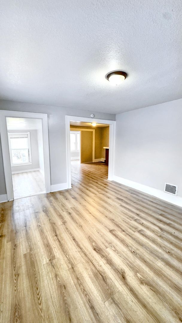 Foto del edificio - 818 Norwood Ave