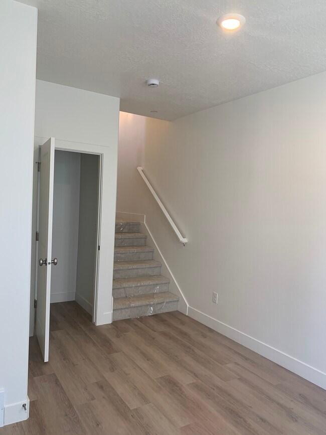 Building Photo - 604 Sego Wy