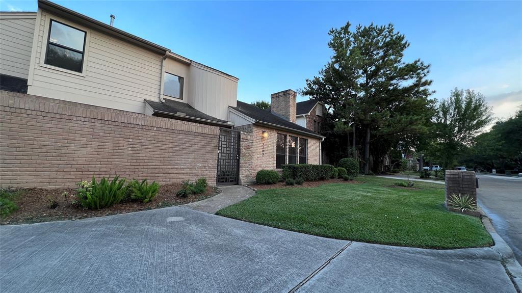 Primary Photo - 3203 Ashfield Dr